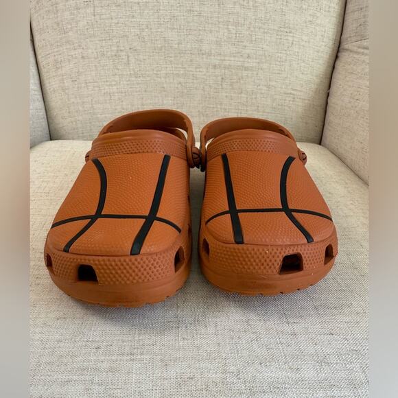 Crocs Kids Classic Basketball Clog Junior 6 Black Orange Sports Shoes Sandals - Picture 3 of 8